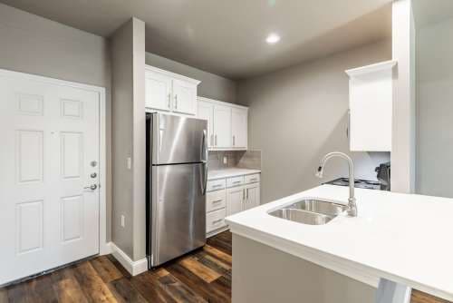South Campus Luxury Apt.