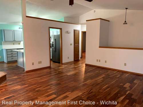 349 N Joann