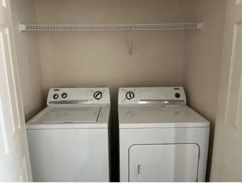 Oaks Apartments