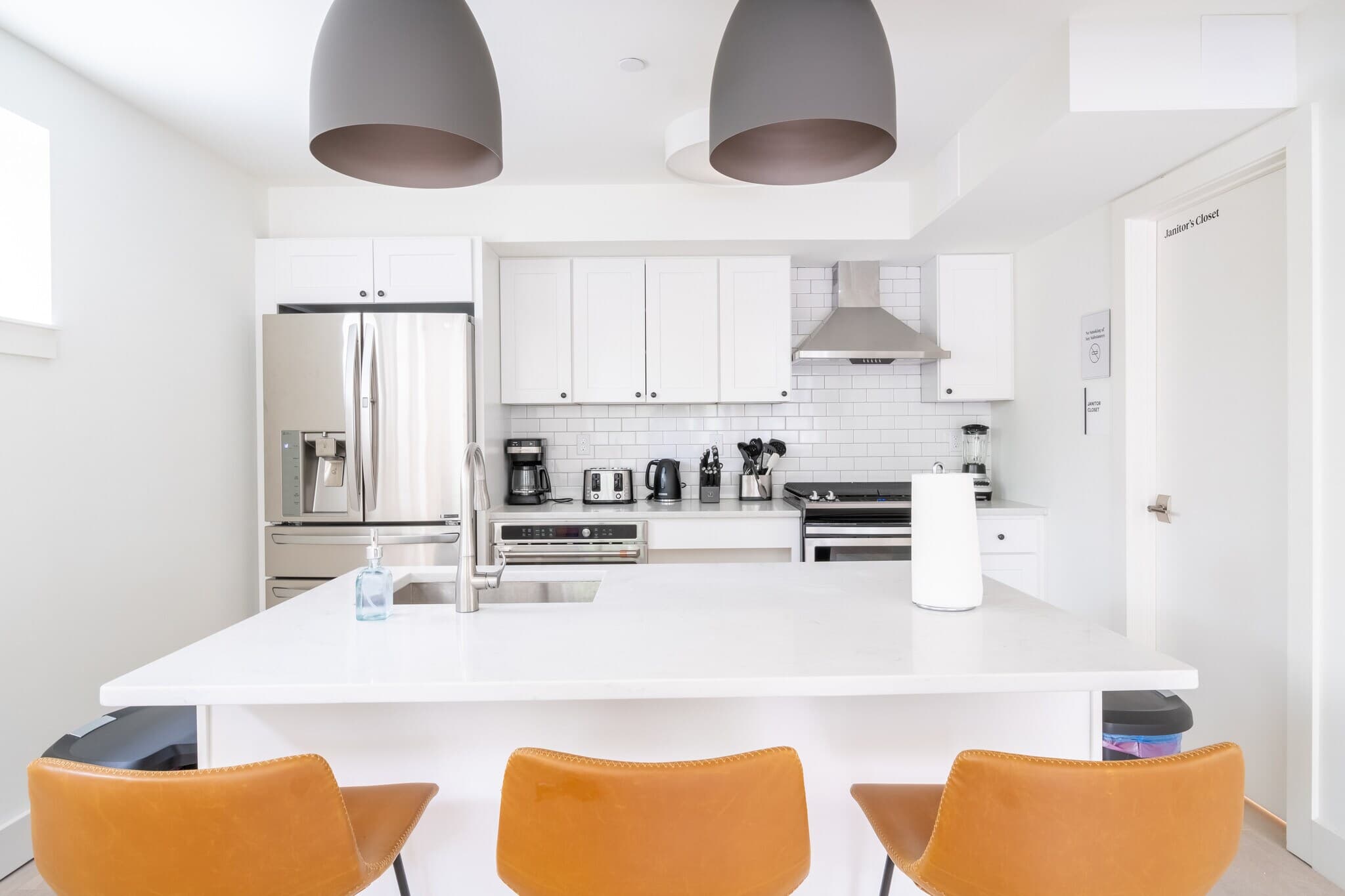 Flats on the Hill (Furnished Suites)