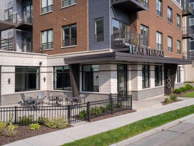Lake Terrace Apartment in Downtown Kenosha!