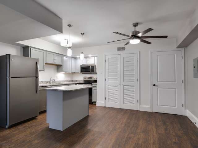 631 Broadmoor