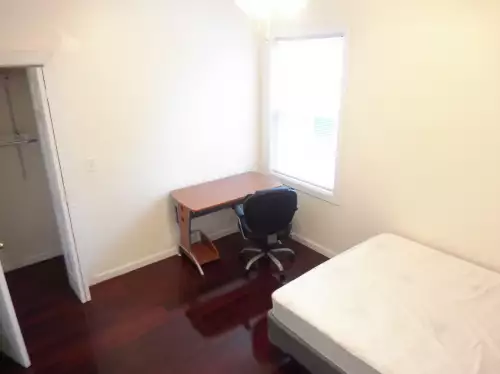 137-139 Lexington Ave