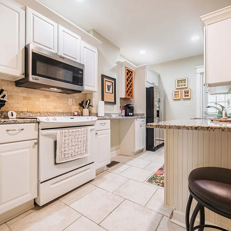 River Oaks Apartments