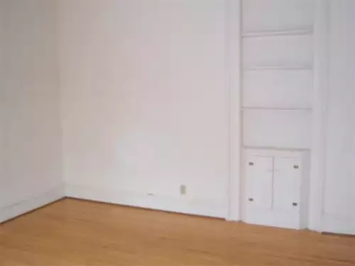 260 W Cedar St