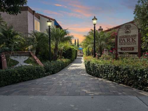 Hourglass Park Apartments