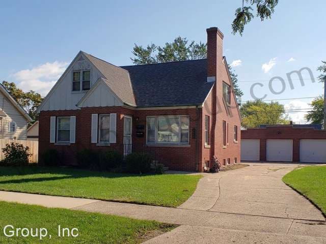 7421 Pershing Blvd