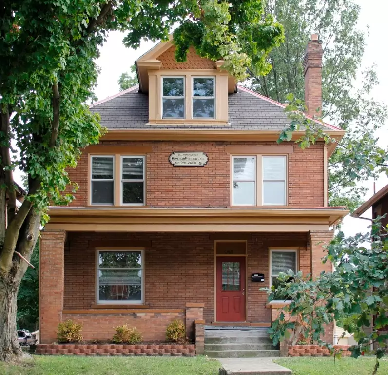 185 E Lane