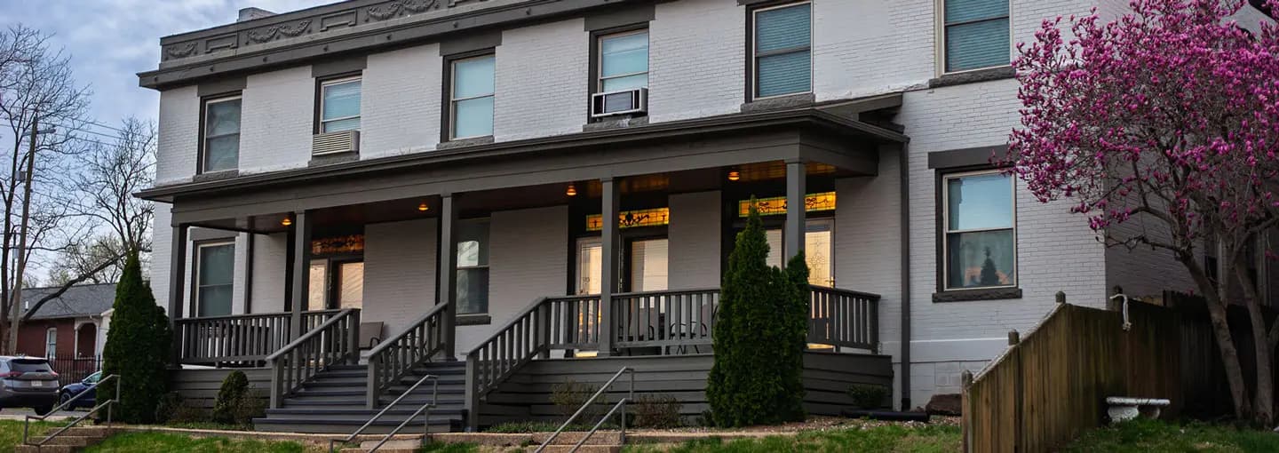 River Oaks Apartments