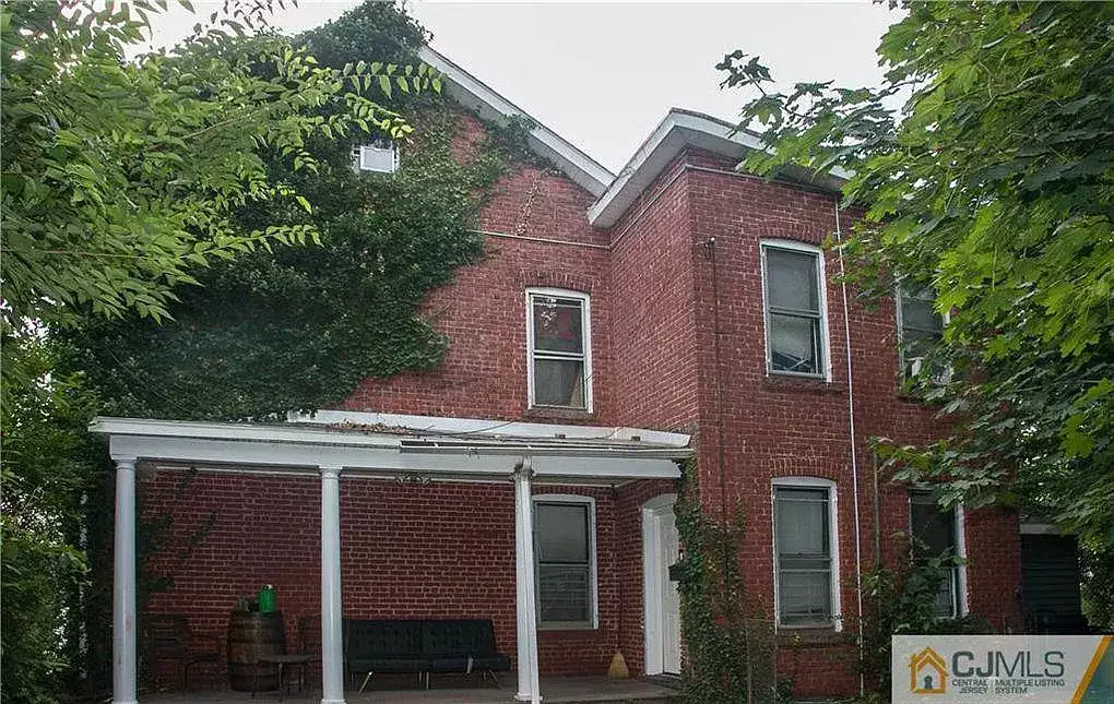 10 Guilden Street