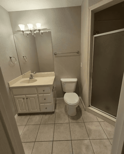 3 bed 3 bath one block away from Baylor