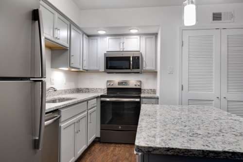 631 Broadmoor