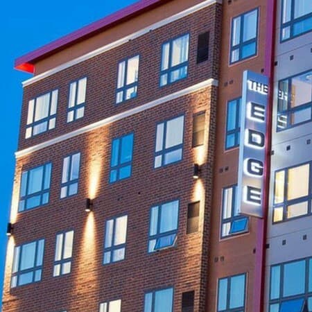 The Edge on Oak