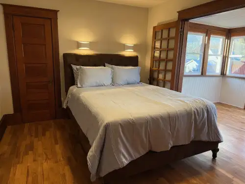 Completely Remodeled Near Campus!