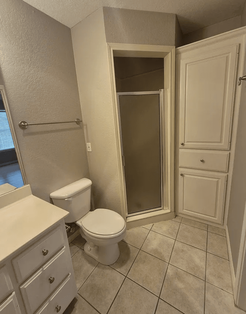 3 bed 3 bath one block away from Baylor