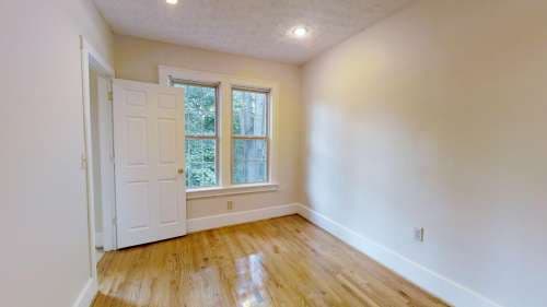 290 E Lane