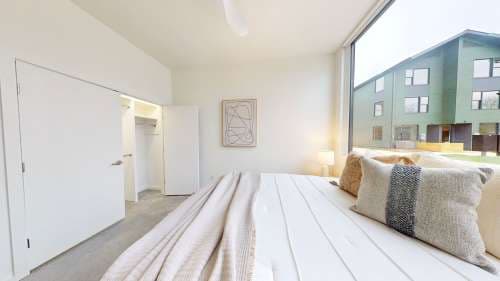 Private Room with Walk-In Closet – Utilities & WiFi Included