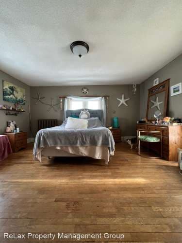 1128 6th Street