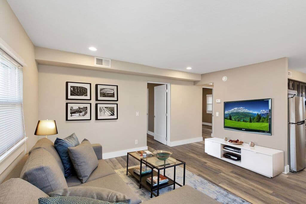 Nine-4-Nine Apartments