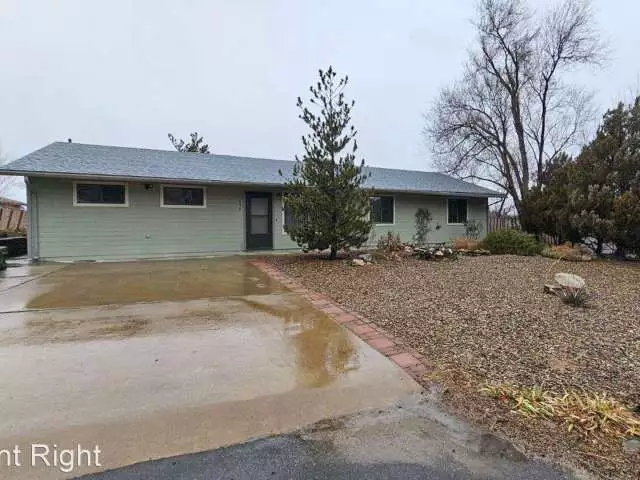 2058 Douglas Ln