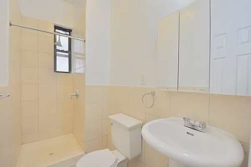 124 St