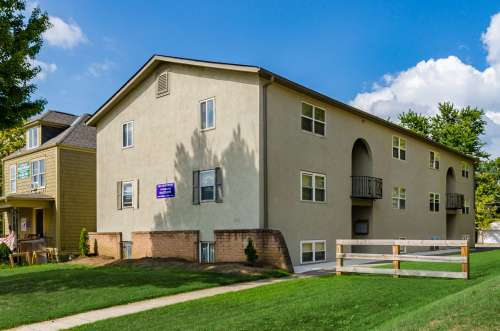 144 E Norwich
