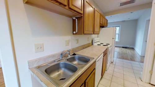 290 E Lane