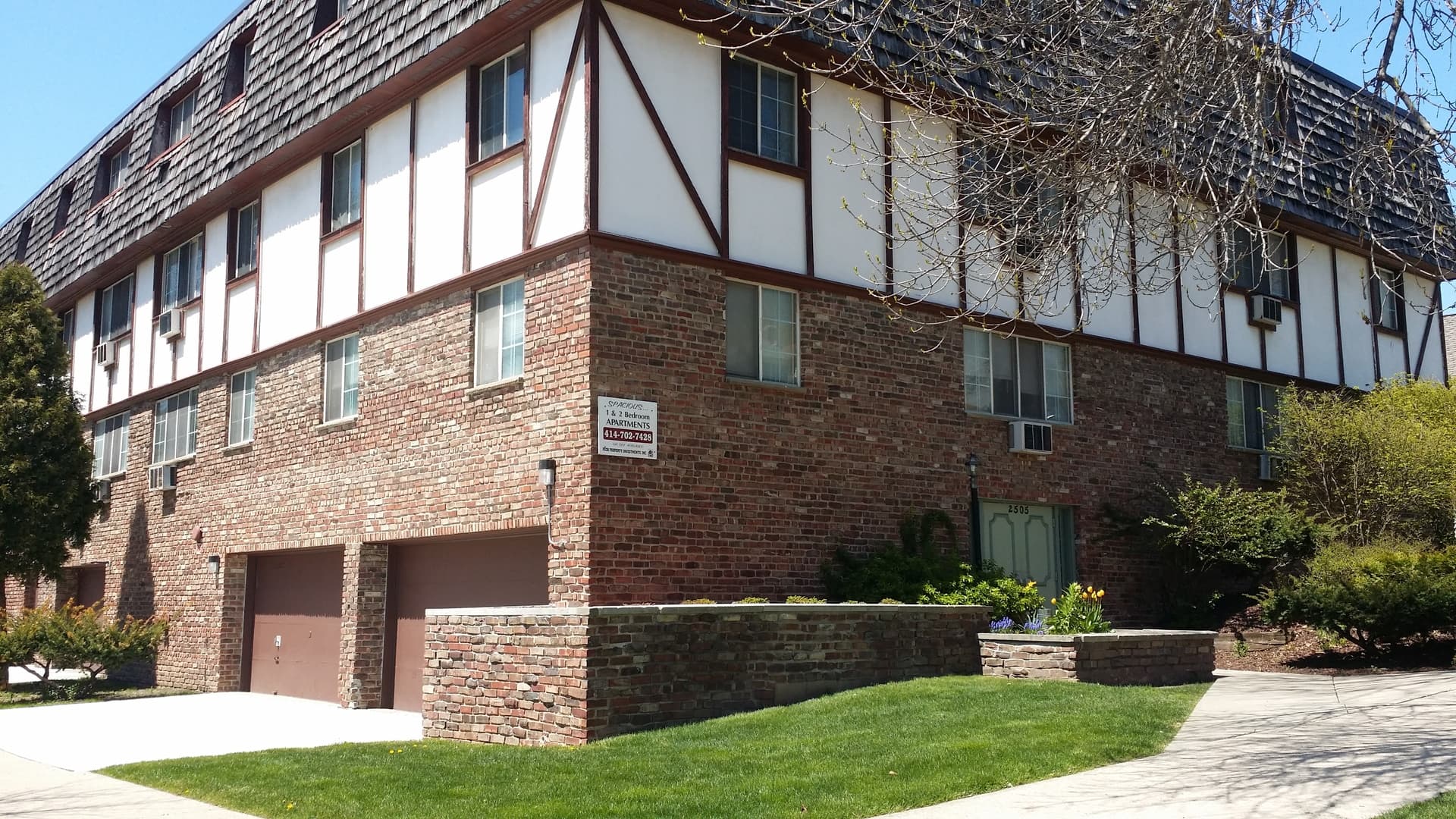 2505 N Frederick Ave