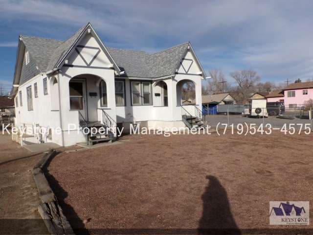 $400 Off 1st Month! Charming 1 Bedroom Apartment with Private Entrance & Covered Porch $800/$800