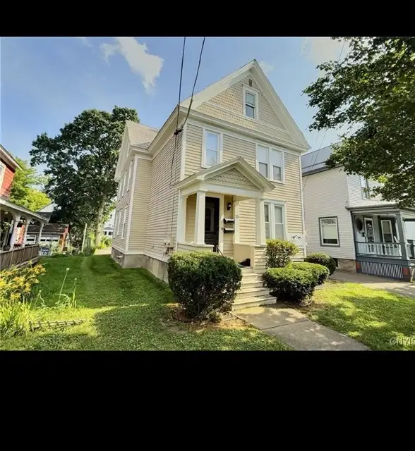 10 Maple Ave