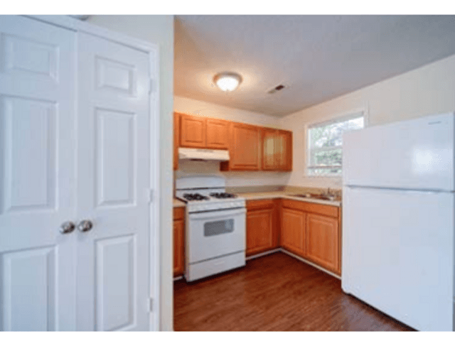 Lincoln Grove Apartments