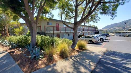 555 Westmont