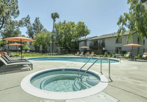 El Macero Apartments