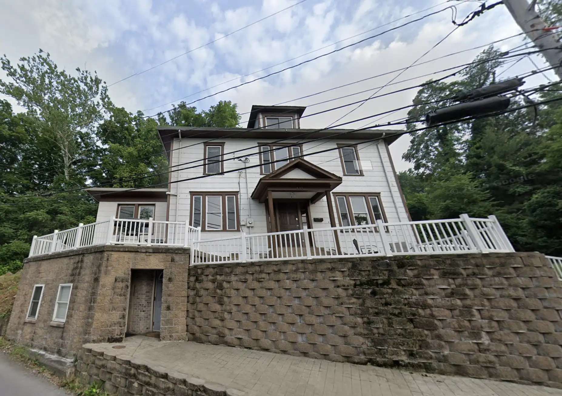 750 College Ave