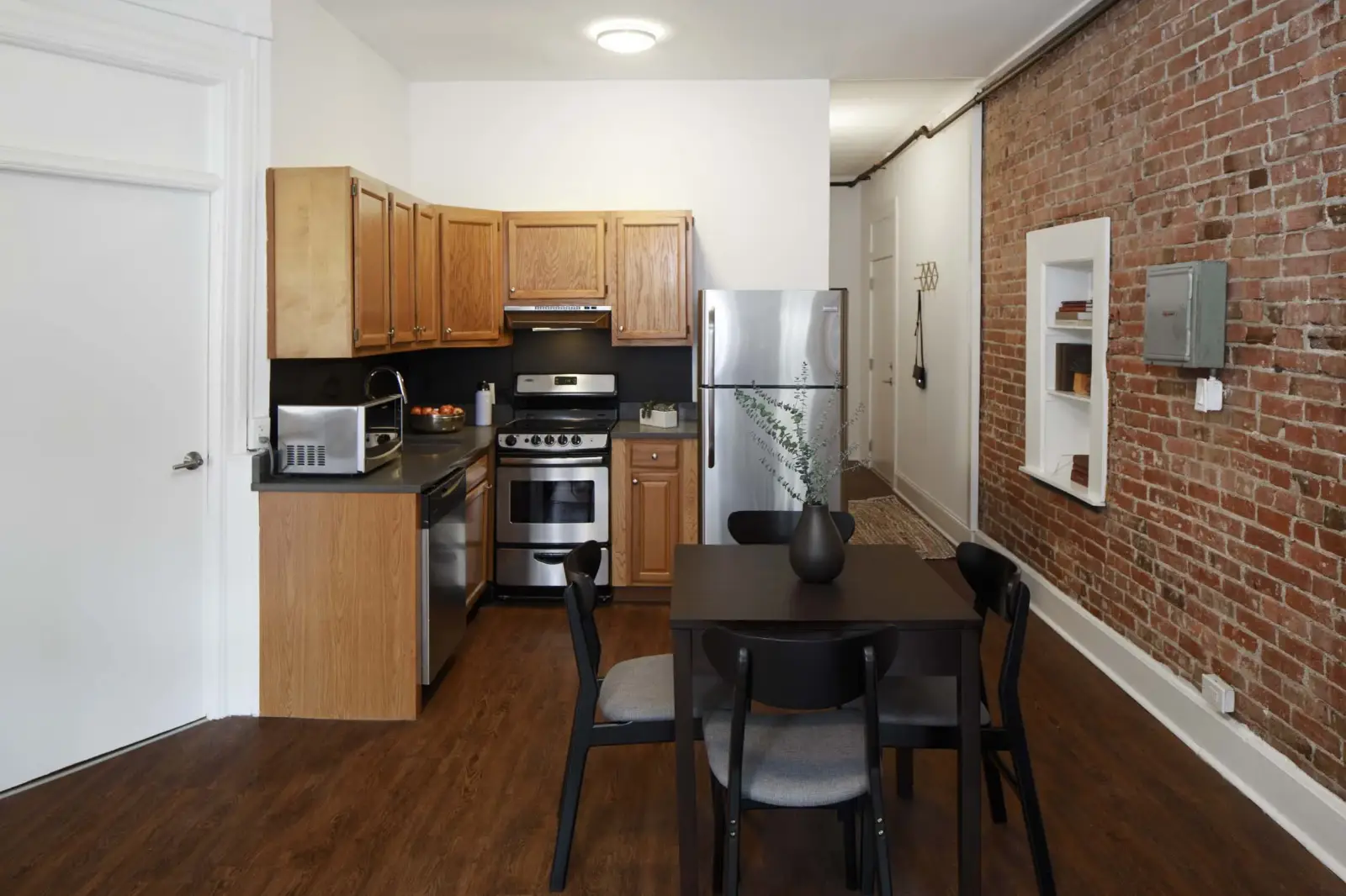 Hamilton Court Apartments