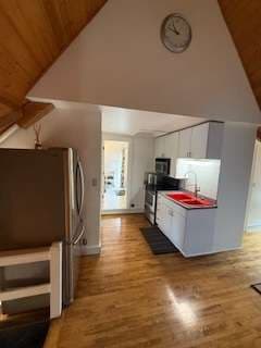 Furnished Loft Apartment in Private Home