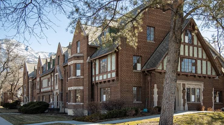 BYU-APPROVED WOMEN’S HOUSING