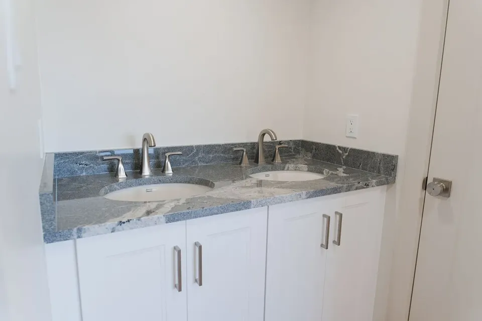 MENS BYU CONTRACTED APARTMENT.