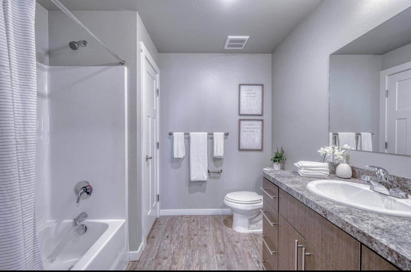 Fantastic Housing Available — Lease Transfer! ASAP!!