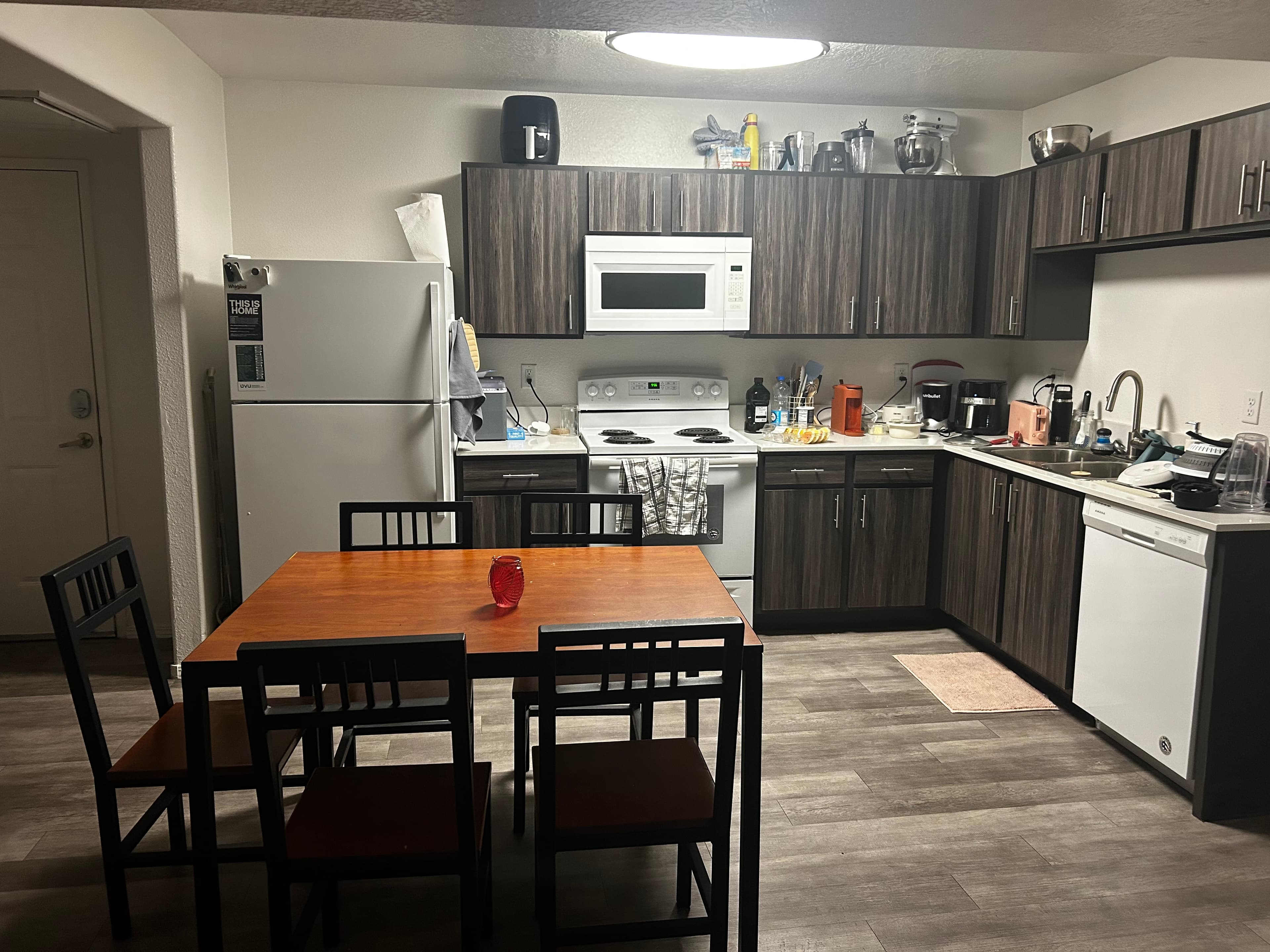 Private room, walking distance from campus