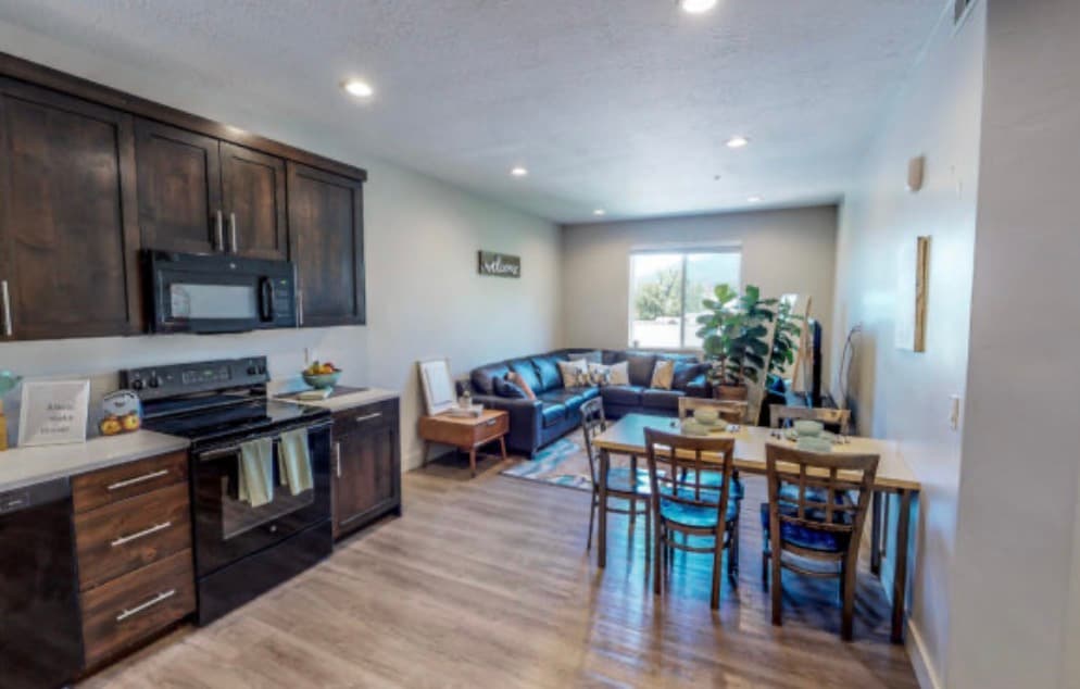 2 PRIVATE ROOMS available close to byu campus