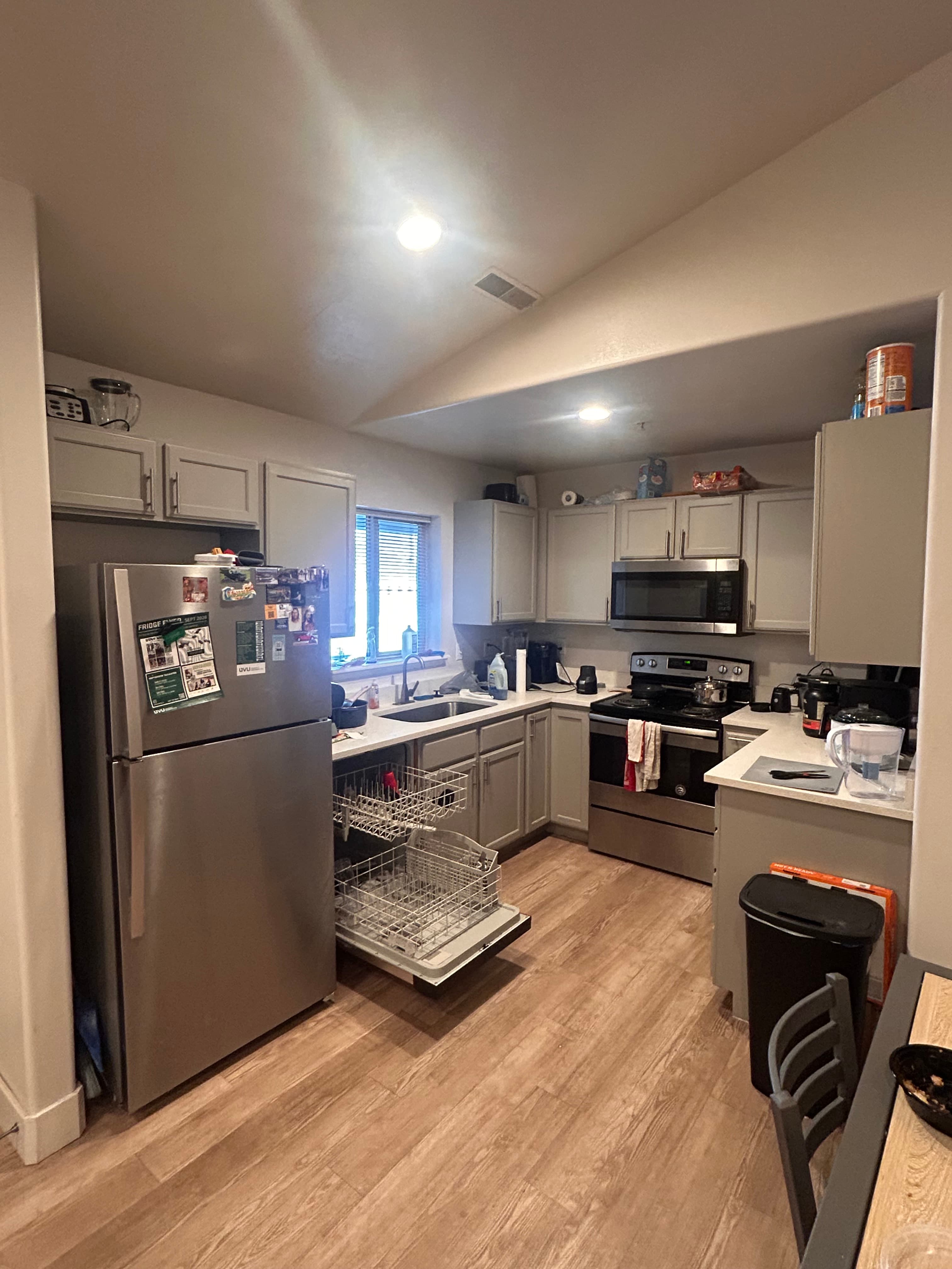 Big private room within walking distance of UVU
