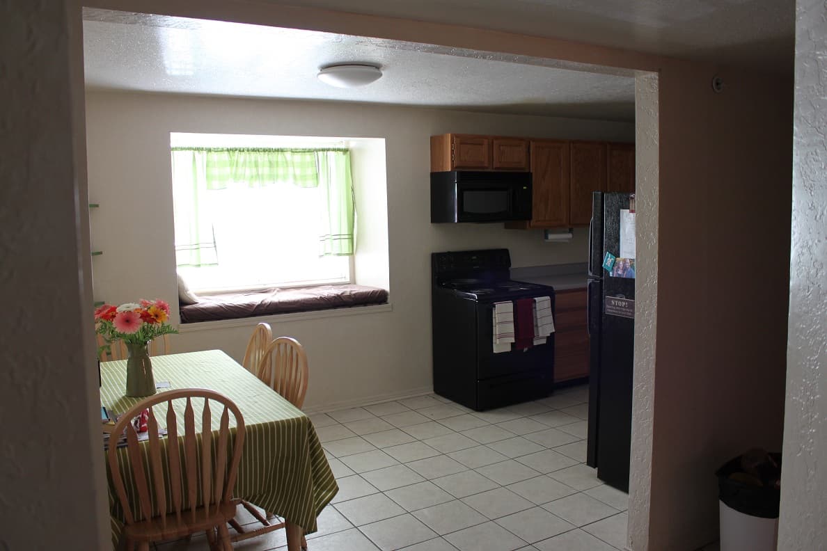 Spacious Private Room with Private Bath/Shower in the room