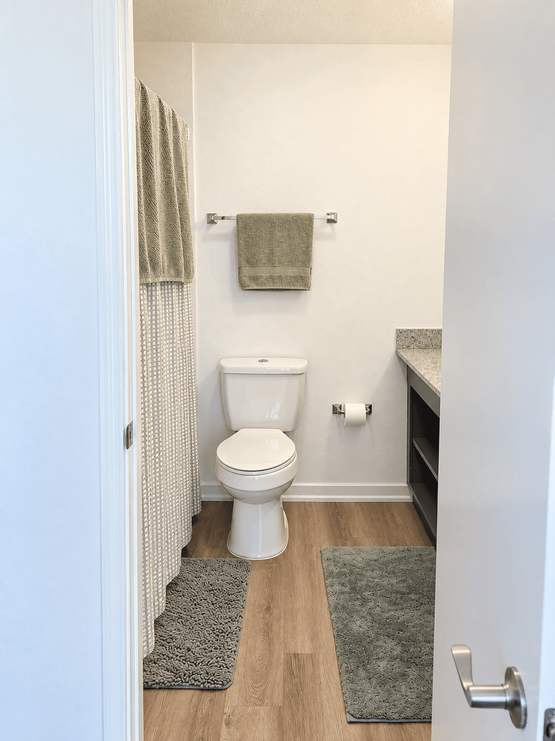 Private Bedroom & Bathroom at Midtown Apartments