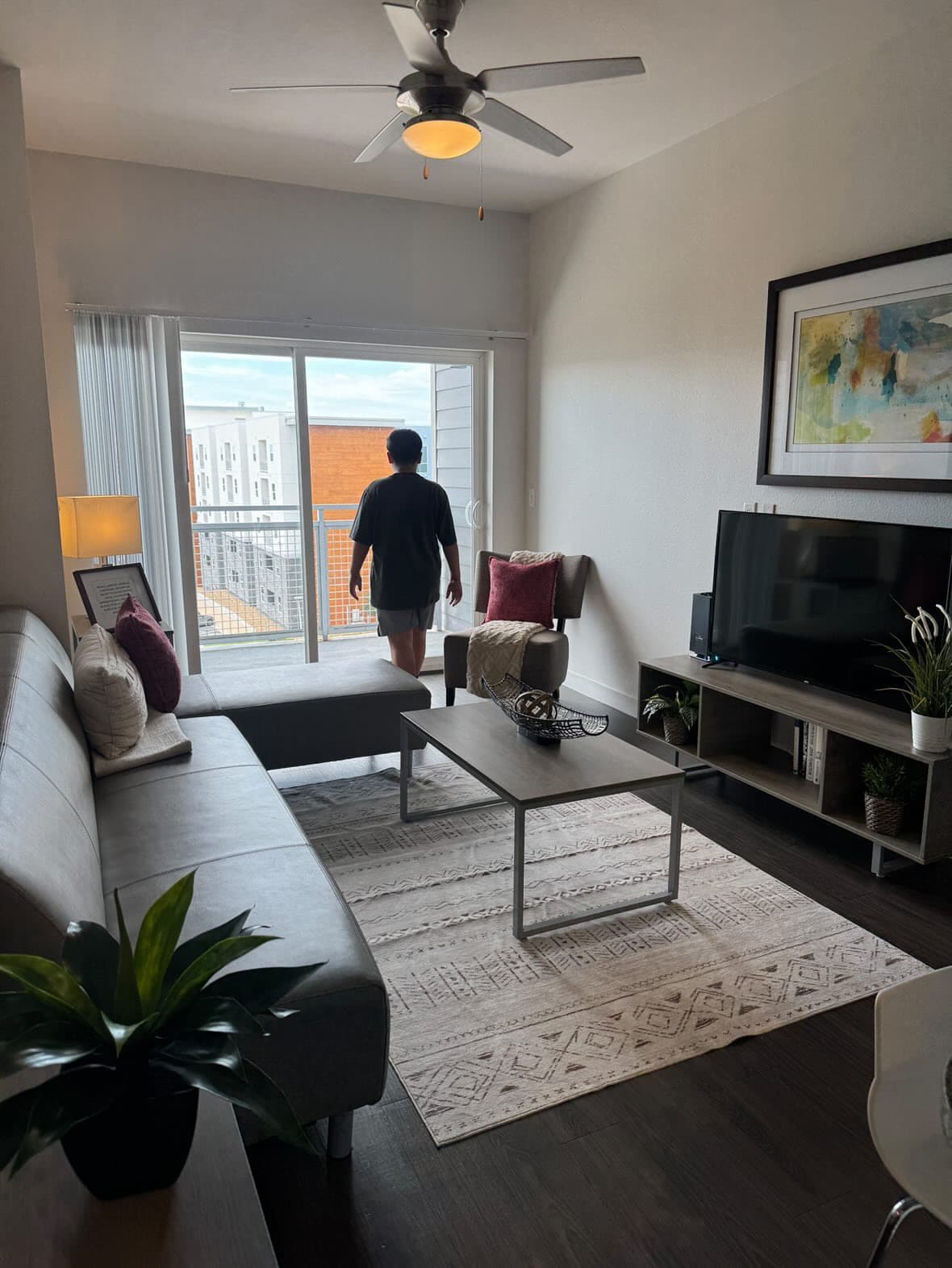 Beautiful apartment with resort like amenities