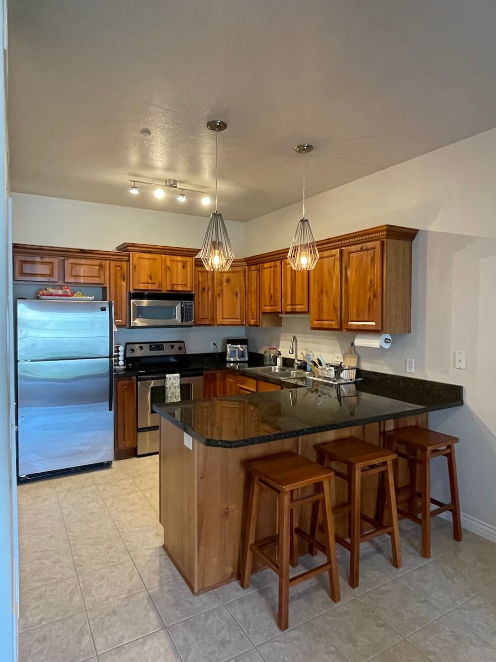Secure Condo in Convenient Millcreek Location - Parking/Pool/Sauna/Gym