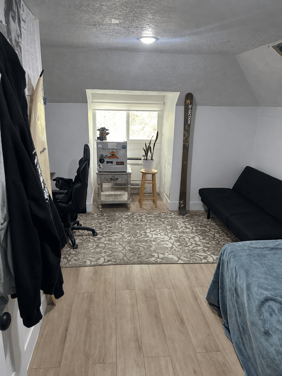 Very Spacious room with window overlooking the road, about a 15 min walk up to campus depending on where classes are located