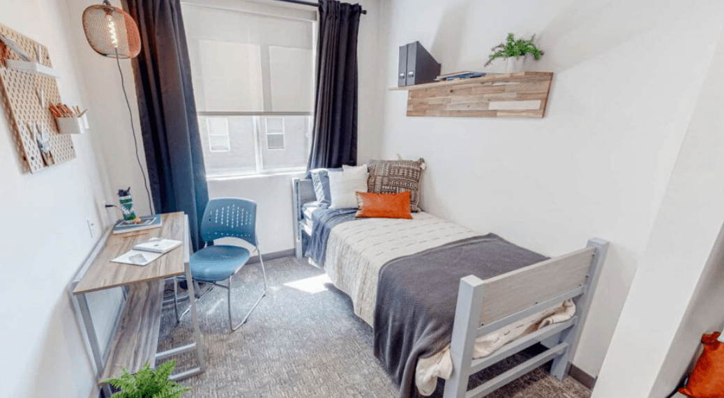 Private Bedroom/Bathroom in 4 person apartment