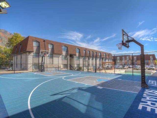 LIBERTY SQUARE Shared Female Fall 2026 one year contract available! Deposit and August Rent Paid!