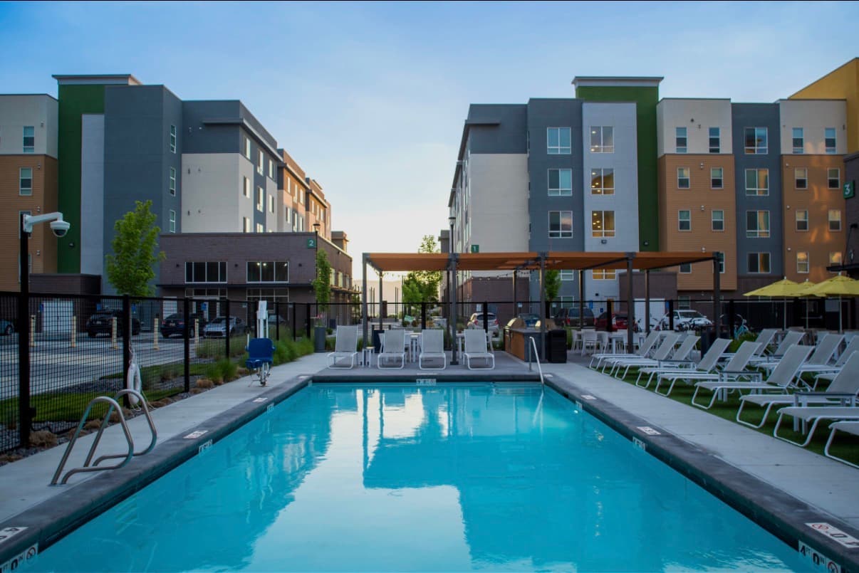 Spacious shared room near campus